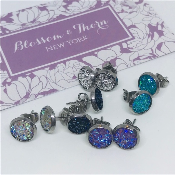 BLOSSOM & THORN 8mm Druzy Studs in 🩵Turquoise - Picture 2 of 6